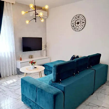 Amellia Apartment *